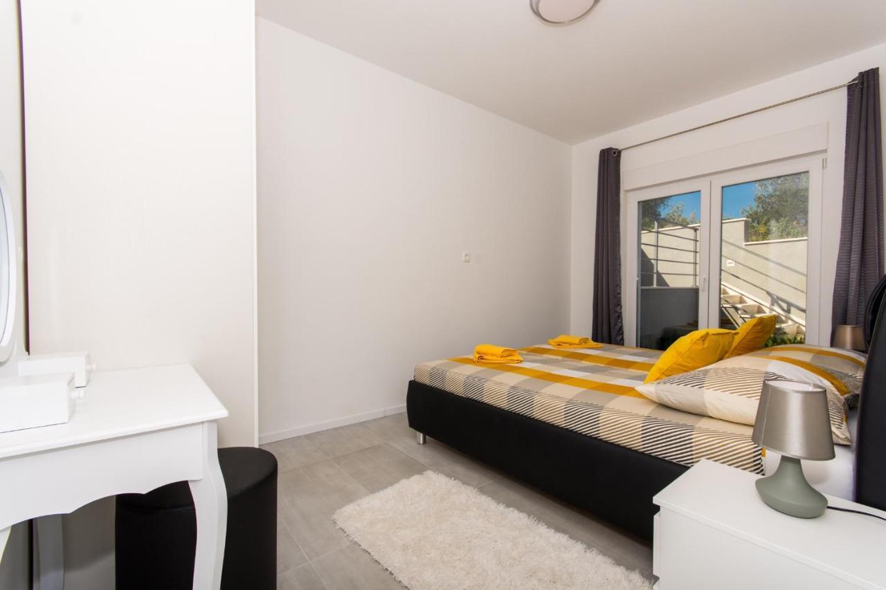 Apartment Julia Trogir Zewnętrze zdjęcie